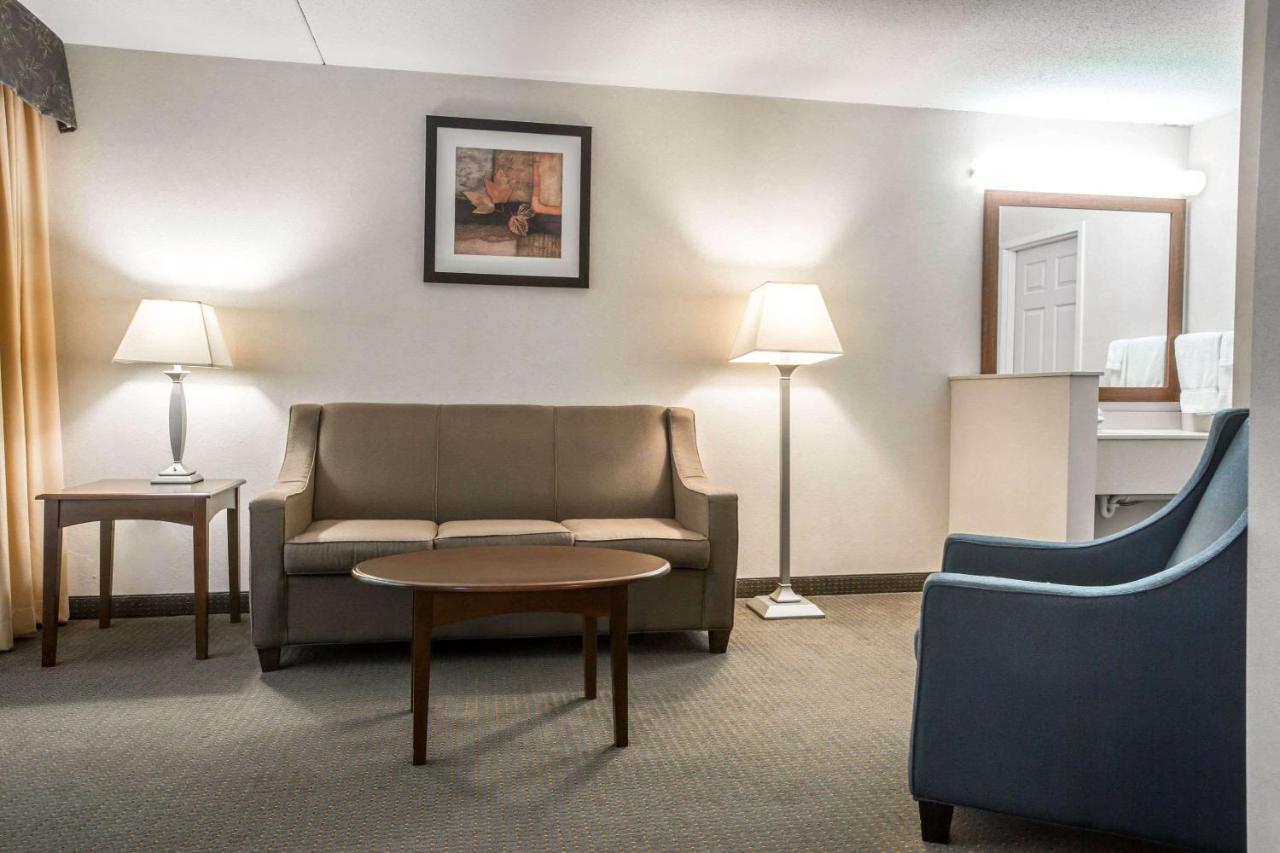 Comfort Suites South Burlington Near University Εξωτερικό φωτογραφία