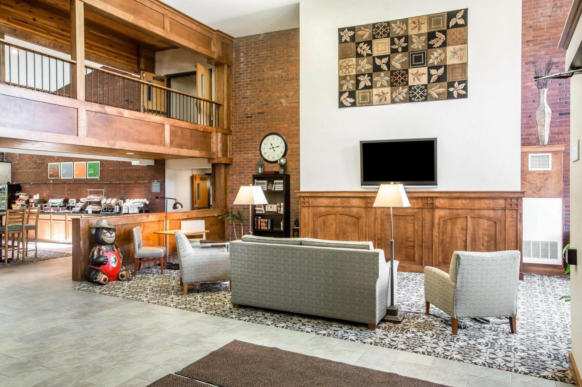 Comfort Suites South Burlington Near University Εξωτερικό φωτογραφία